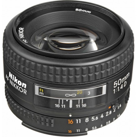 Об'єктив Nikon AF NIKKOR 50mm f / 1.4D Об'єктив Nikon AF NIKKOR 50mm f / 1.4D